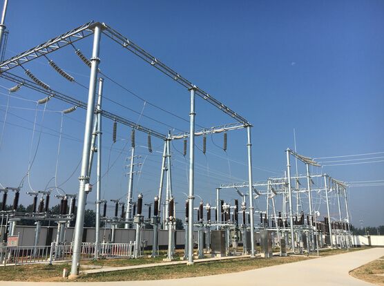 2015年11月1日---6套110kV/220kV主變中性點間隙保護成套裝置發往新疆喀什